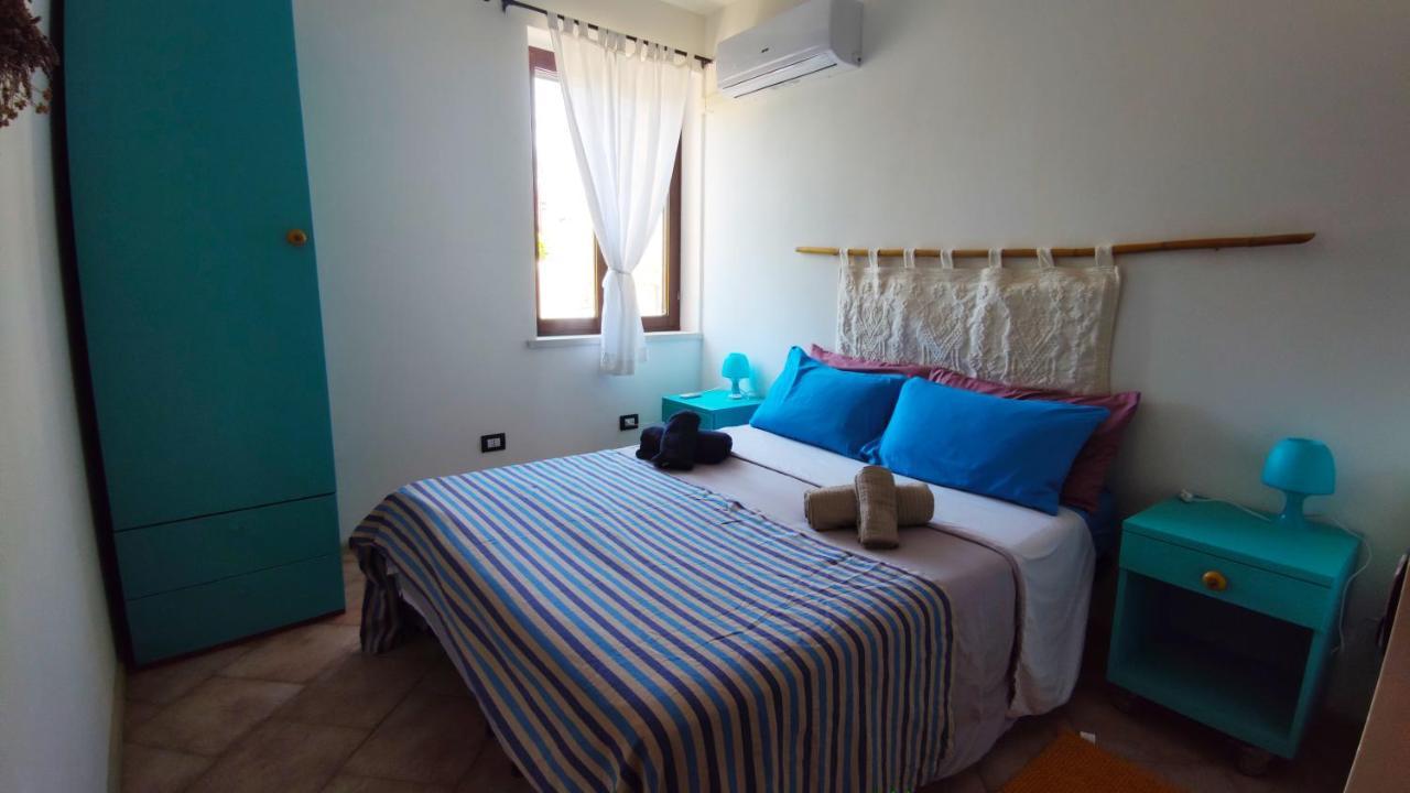 Temo River House Romantic Balcony And Peaceful Retreat In The Heart Of Bosa Bagian luar foto