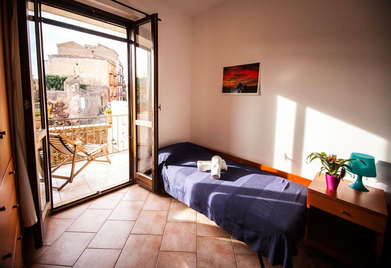Temo River House Romantic Balcony And Peaceful Retreat In The Heart Of Bosa Bagian luar foto